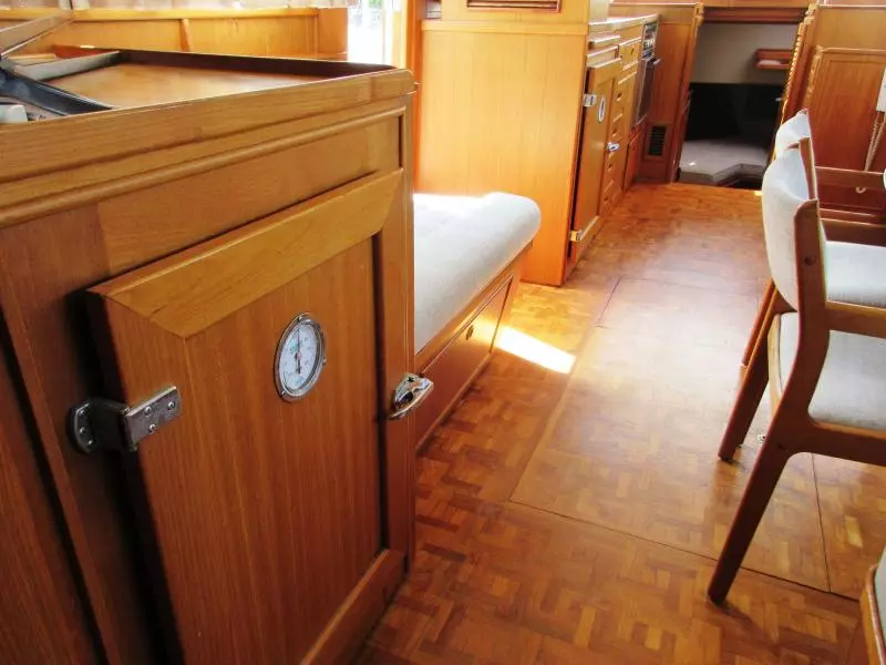 Salon, aft forward to Engine Room access panels