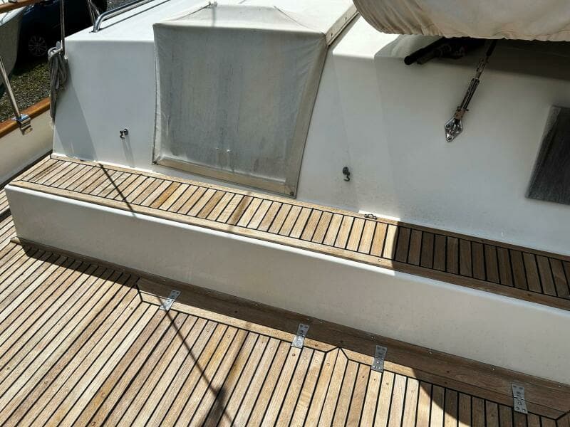 Cockpit, port side forward