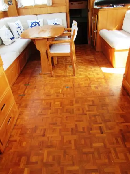 Salon sole & Engine Room entrance hatches