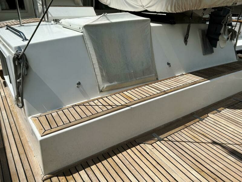 Aft Cabin Entrance hatch