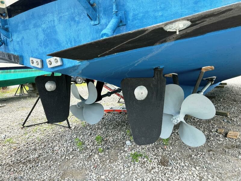 Starboard side props