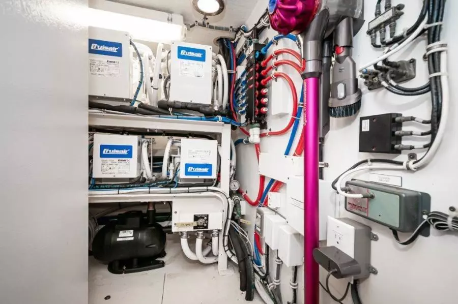 2002 65 Hatteras Convertible Moontan AC Room