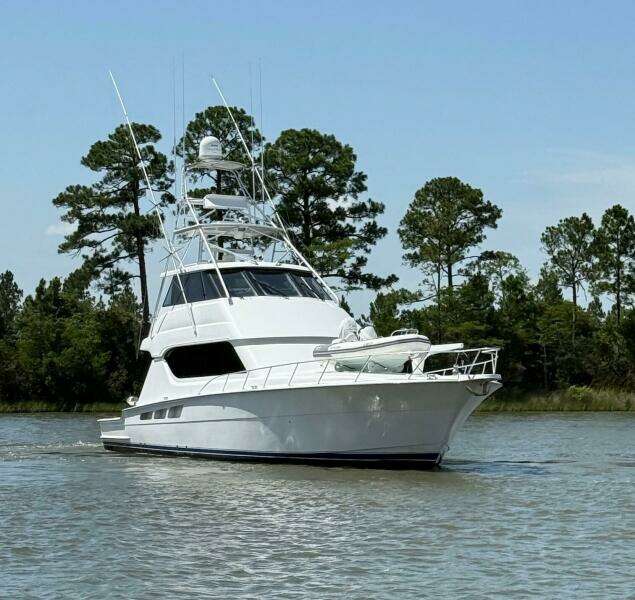 2002 65 Hatteras Convertible Moontan Profile