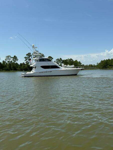 2002 65 Hatteras Convertible Moontan Starboard