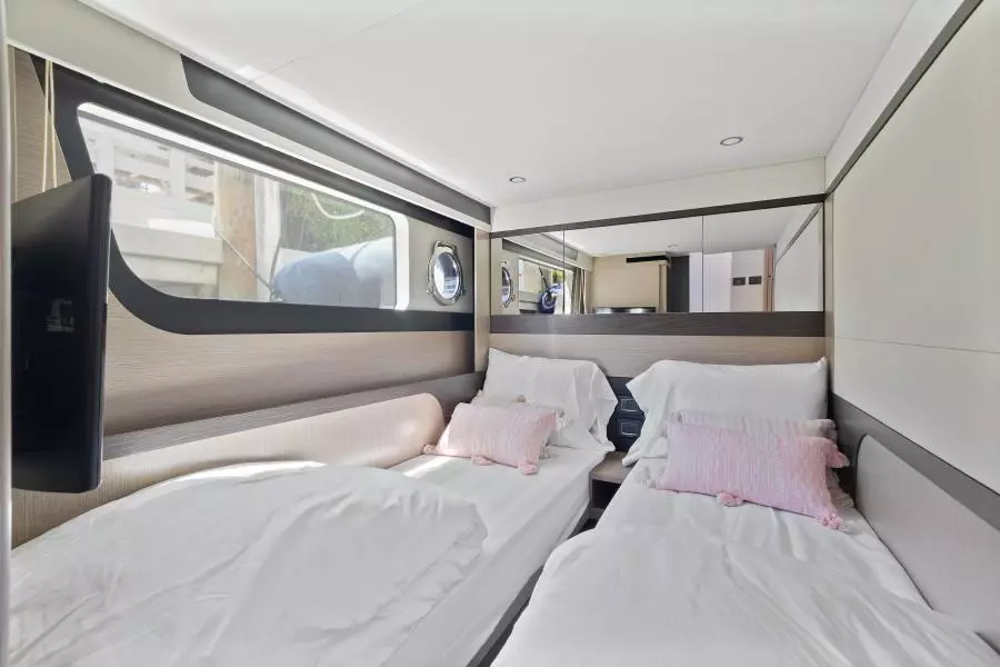 2022 Absolute 48 Coupe