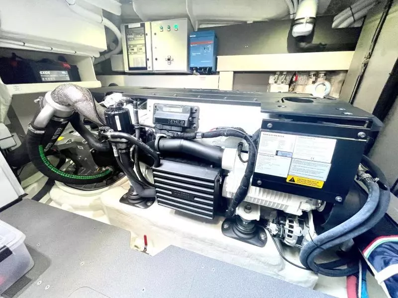 2022 Absolute 48 Coupe