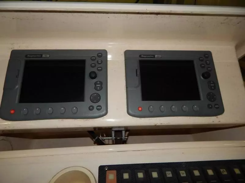 2006 Grady-White 28 Release