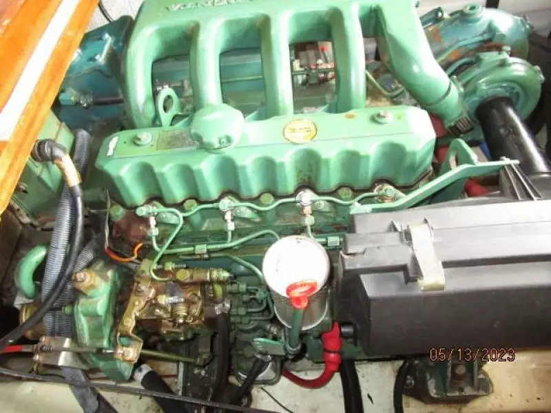 36' Kadey-Krogen main engine2