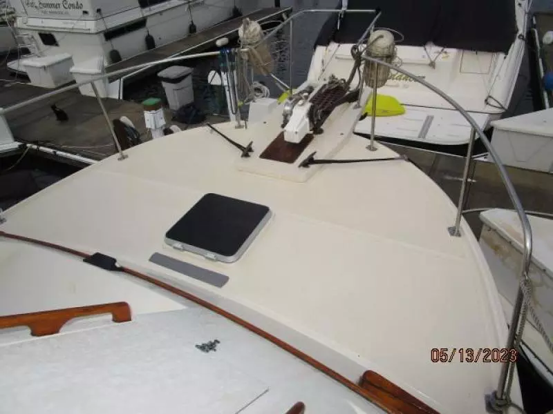 36' Kadey-Krogen foredeck