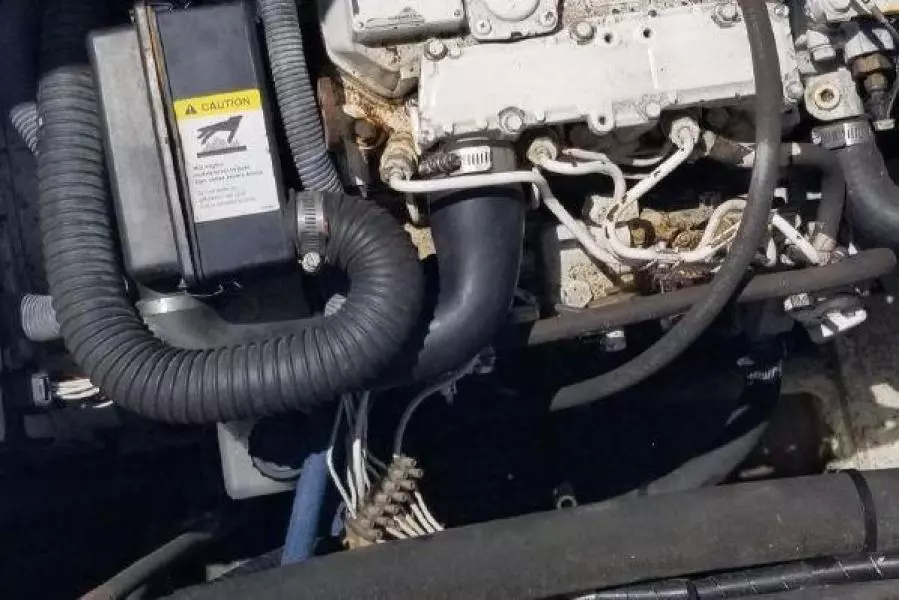 1987 Bertram 33 Flybridge Cruiser