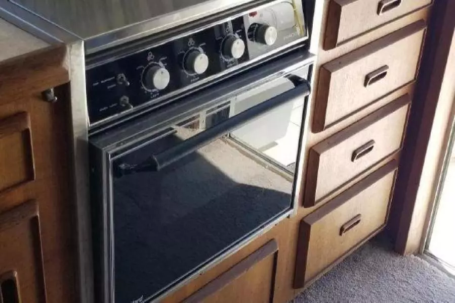 1987 Bertram 33 Flybridge Cruiser