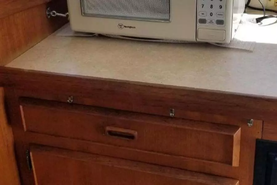 1987 Bertram 33 Flybridge Cruiser