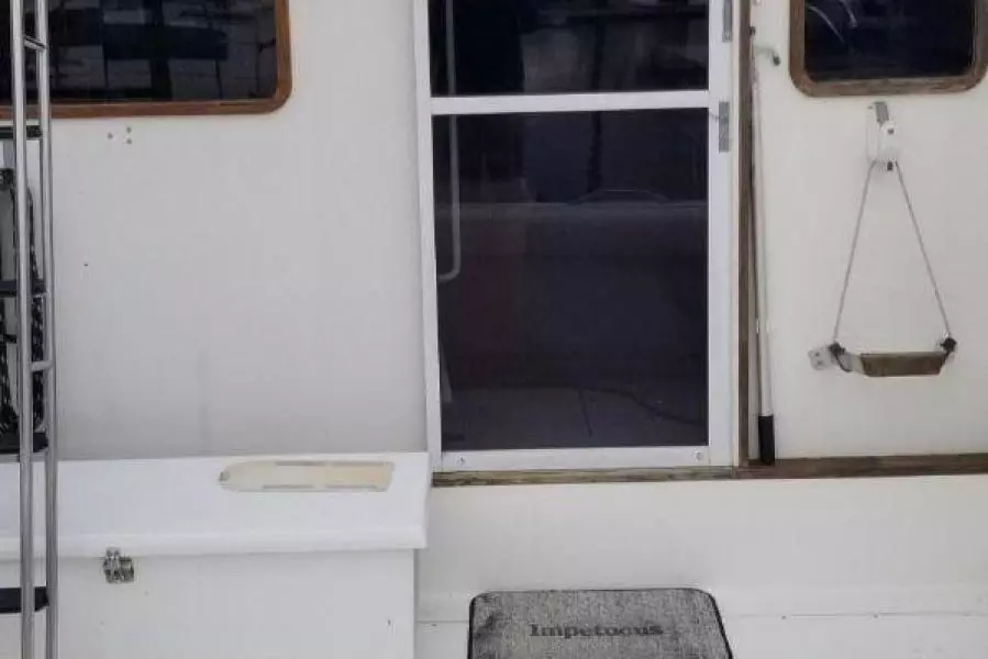 1987 Bertram 33 Flybridge Cruiser