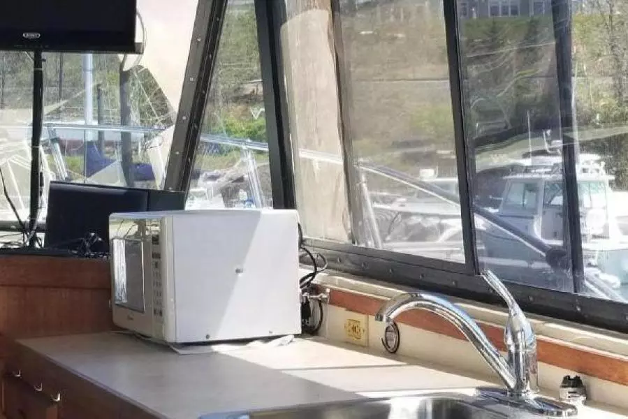 1987 Bertram 33 Flybridge Cruiser