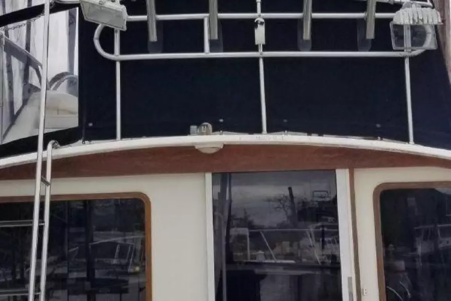 1987 Bertram 33 Flybridge Cruiser