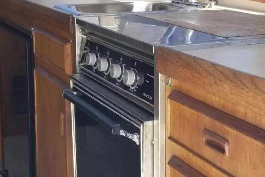 1987 Bertram 33 Flybridge Cruiser