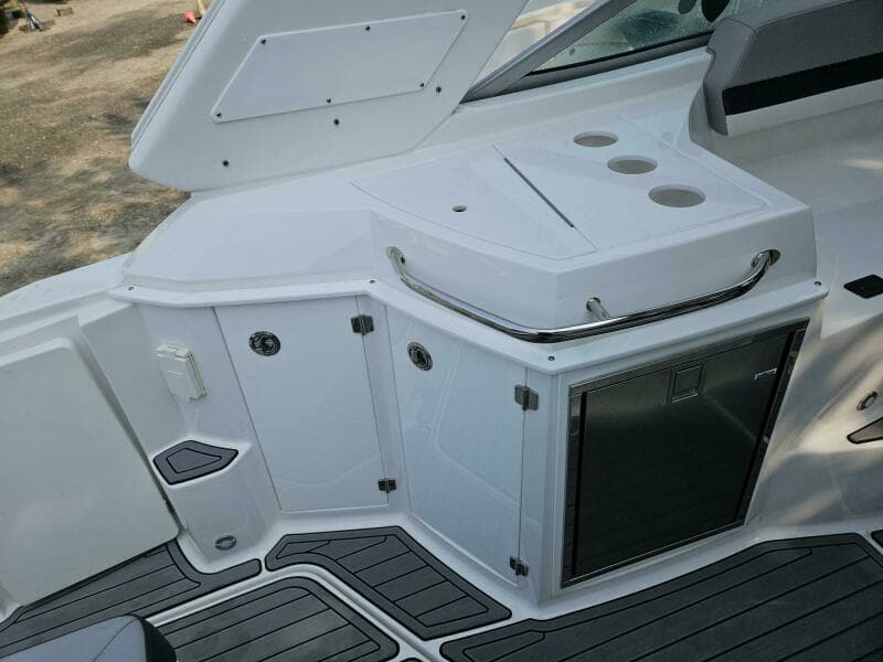 2021 Monterey 295 SY