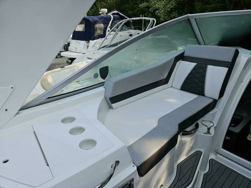 2021 Monterey 295 SY