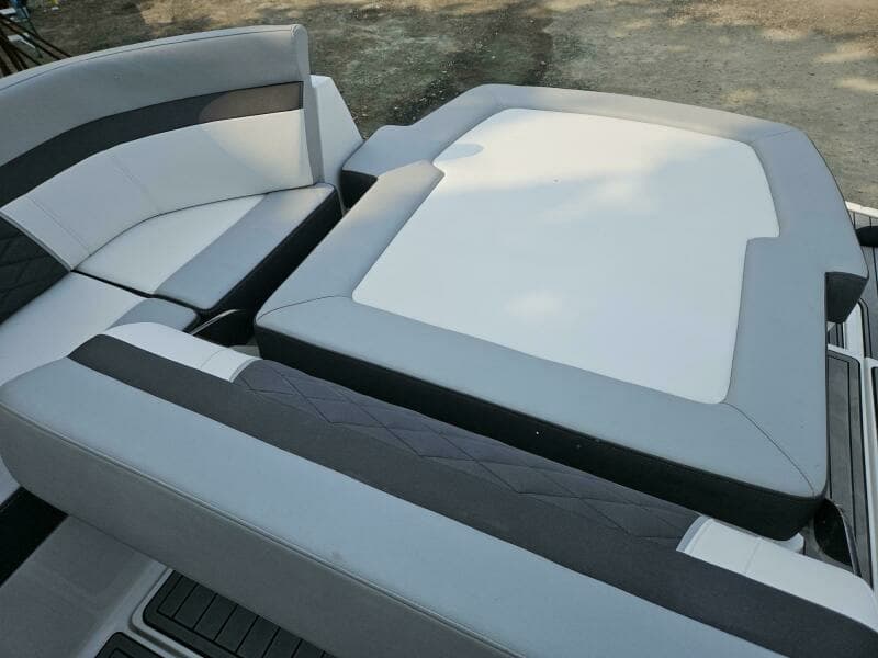 2021 Monterey 295 SY