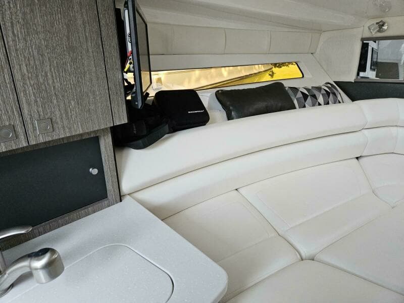 2021 Monterey 295 SY