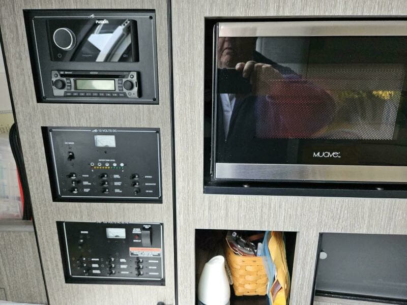 2021 Monterey 295 SY