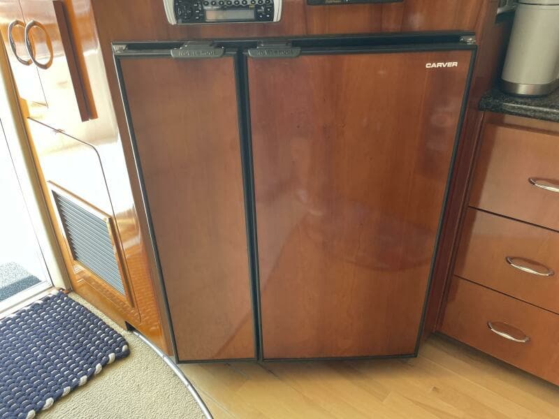2004 Carver 360 Sports Sedan