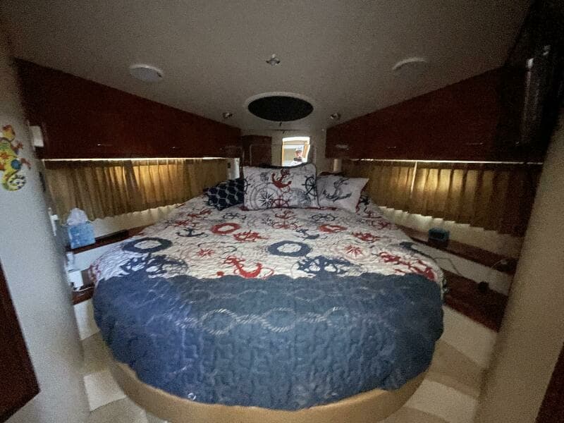 2004 Carver 360 Sports Sedan