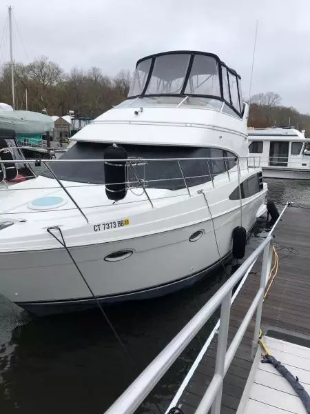 2004 Carver 360 Sports Sedan