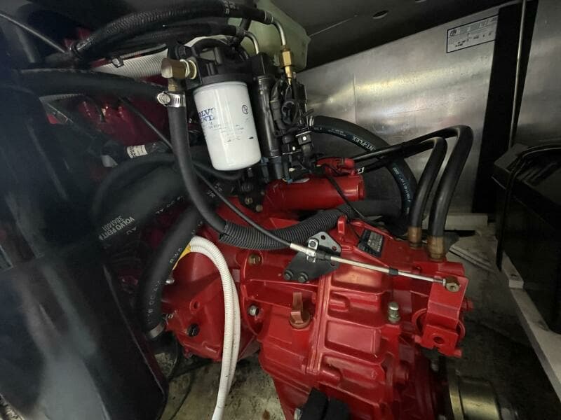 2004 Carver 360 Sports Sedan