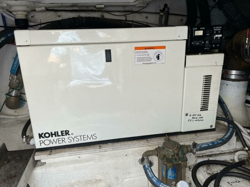 2004 Carver 360 Sports Sedan