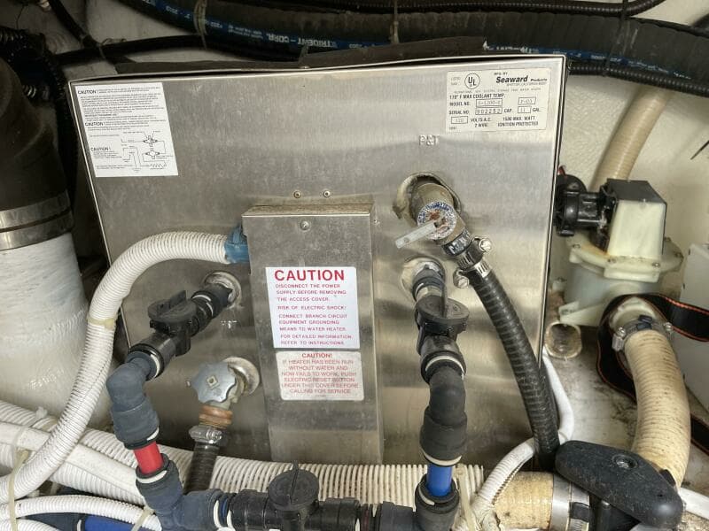 2004 Carver 360 Sports Sedan