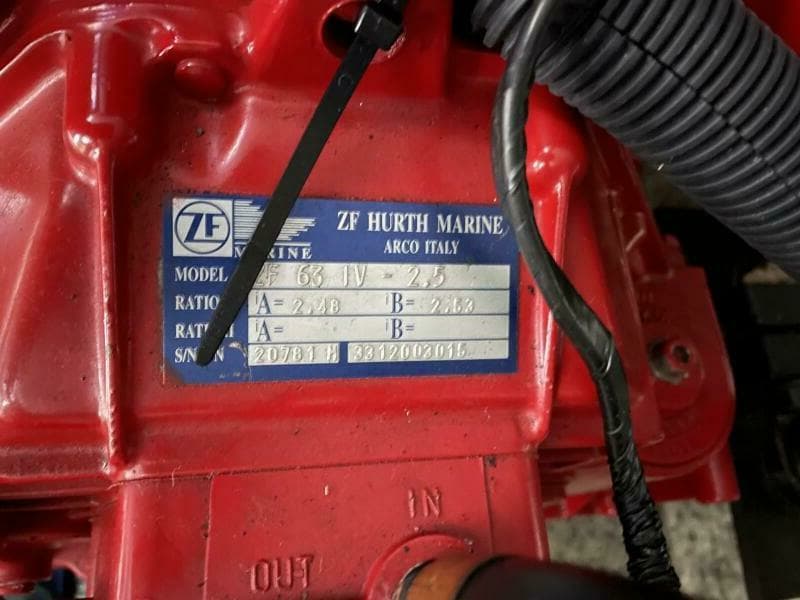 2004 Carver 360 Sports Sedan