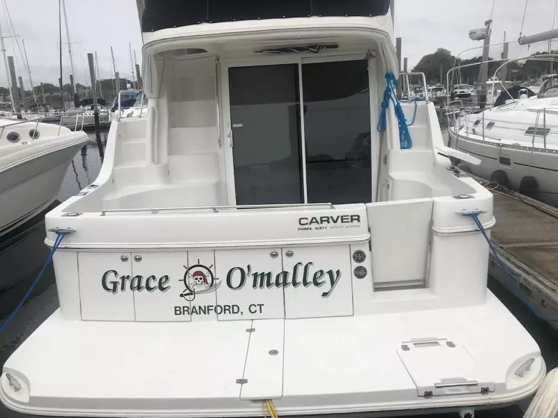 2004 Carver 360 Sports Sedan