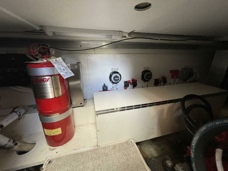 2004 Carver 360 Sports Sedan