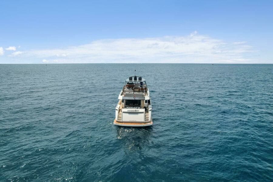 2021 Ferretti Yachts 850