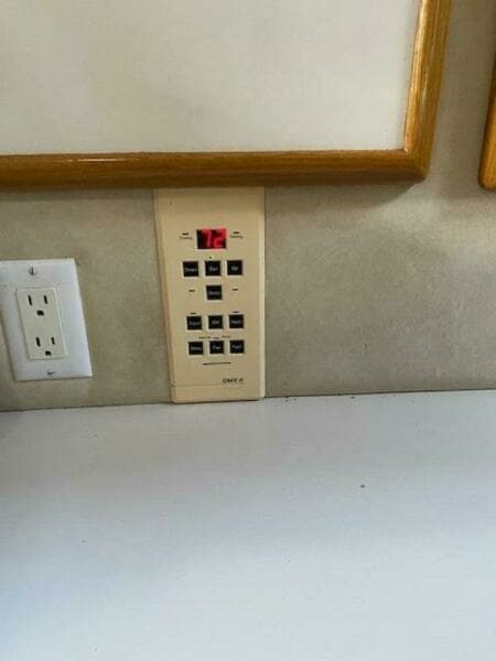 1997 Sea Ray 330 Sundancer