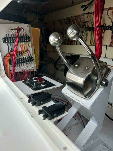 1997 Viking 43 Convertible