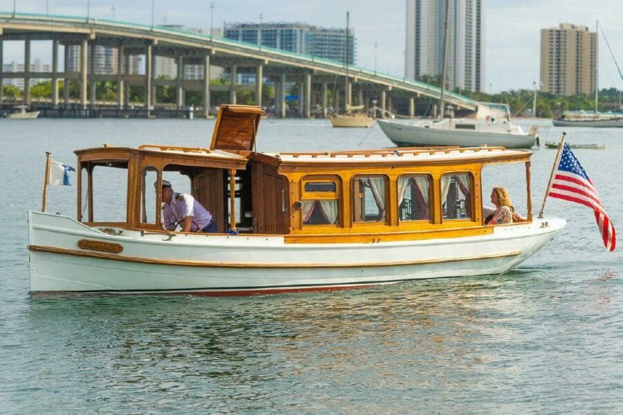 1910 Classic Gentleman’s Commuter yacht