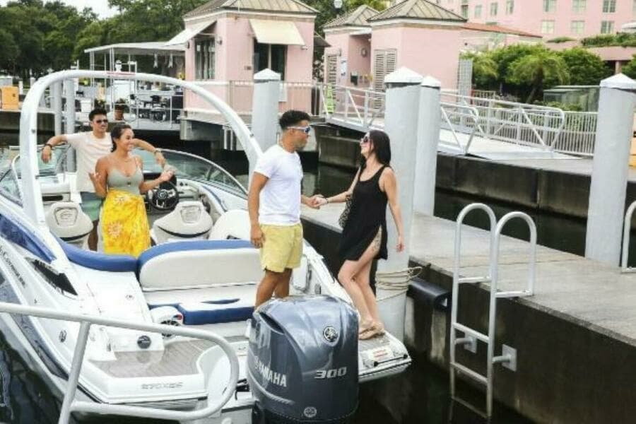 2024 Crownline 270 XSS