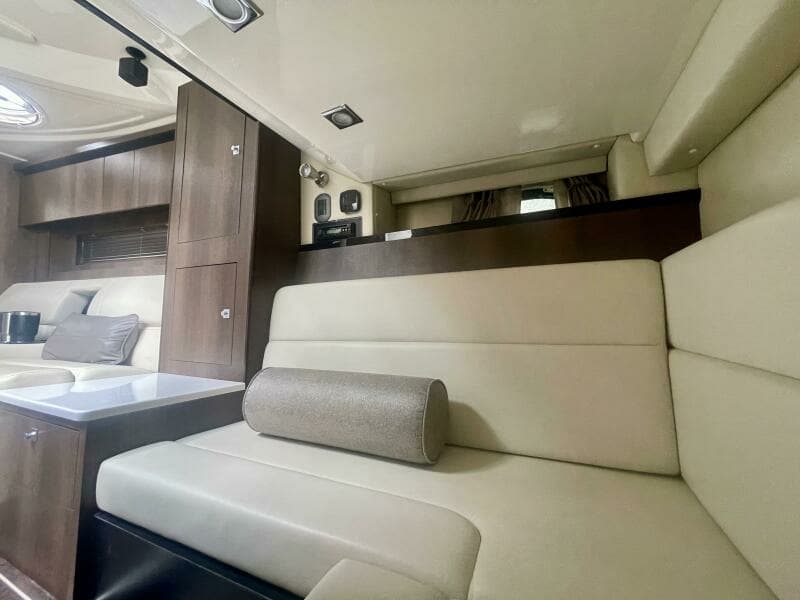 2016 Monterey 335 Sport Yacht