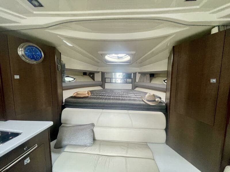 2016 Monterey 335 Sport Yacht