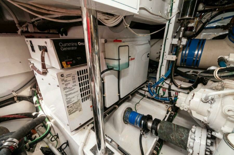 2016 Hatteras GT60  KNOT ON CALL  Port Generator