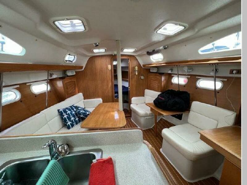 2004 Catalina 387