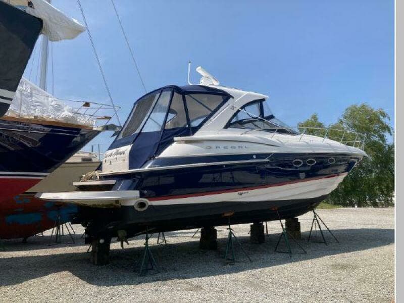 2005 Regal 4260 Express Cruiser