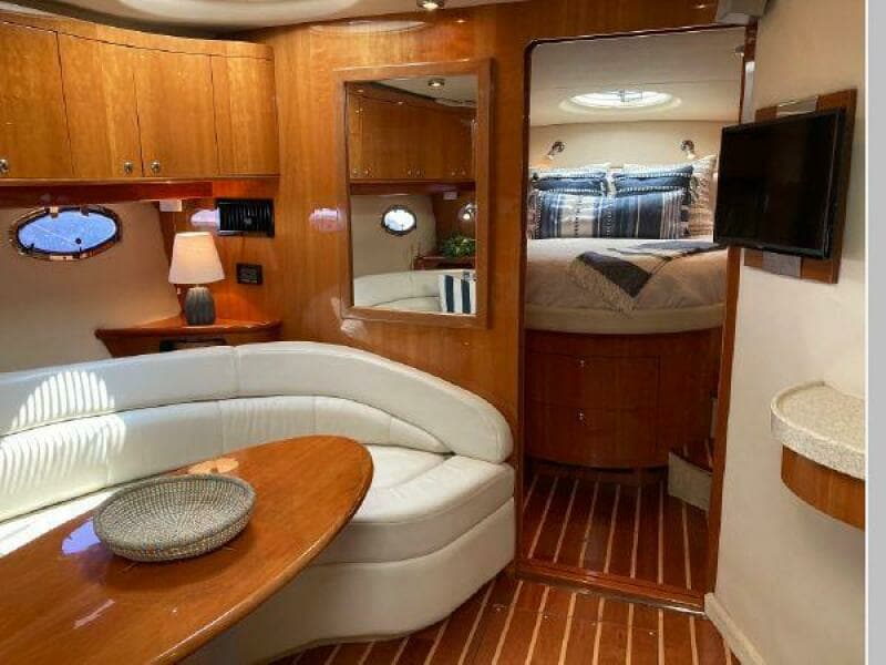 2005 Regal 4260 Express Cruiser