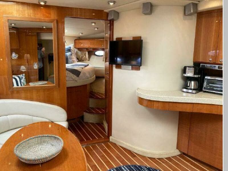 2005 Regal 4260 Express Cruiser