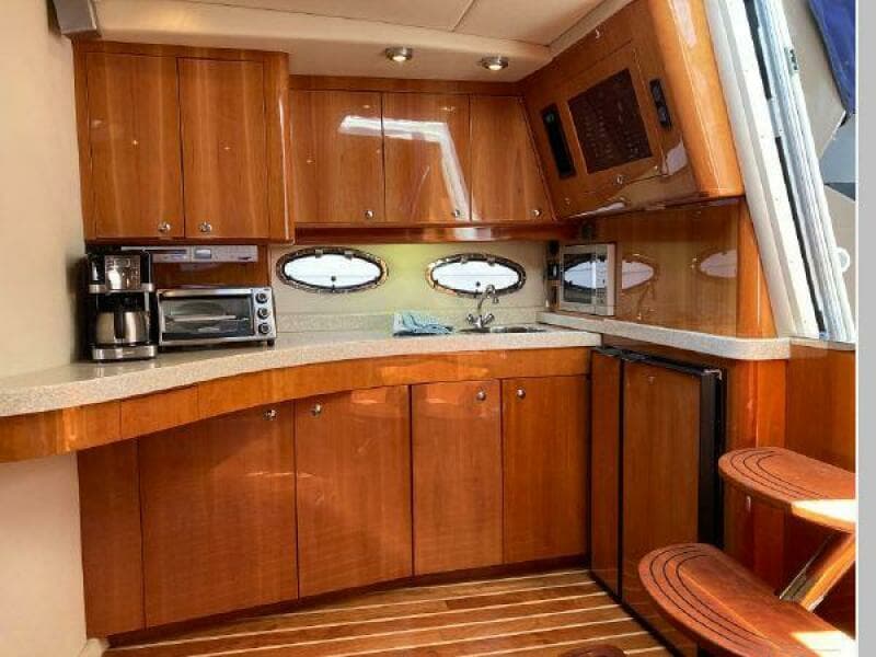 2005 Regal 4260 Express Cruiser