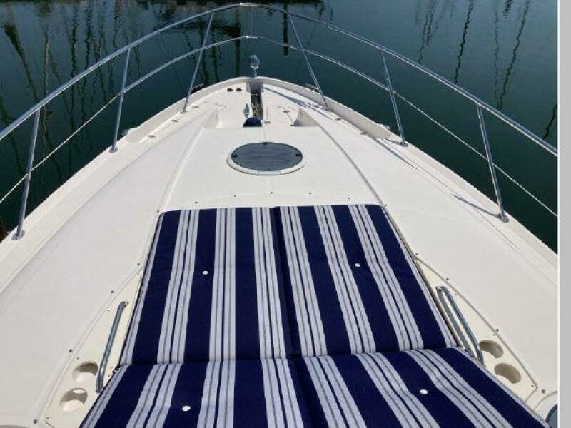 2005 Regal 4260 Express Cruiser