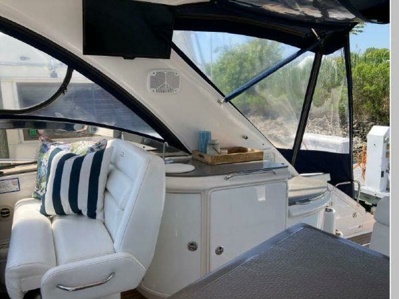 2005 Regal 4260 Express Cruiser