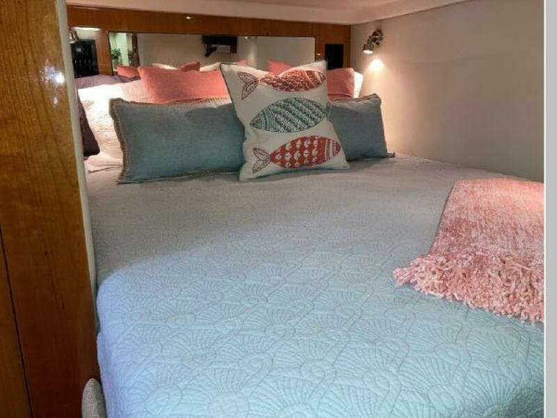 2005 Regal 4260 Express Cruiser